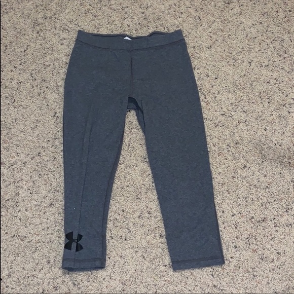Under Armour Pants - Under Armor Women’s Cropped Athletic Workout Leggings